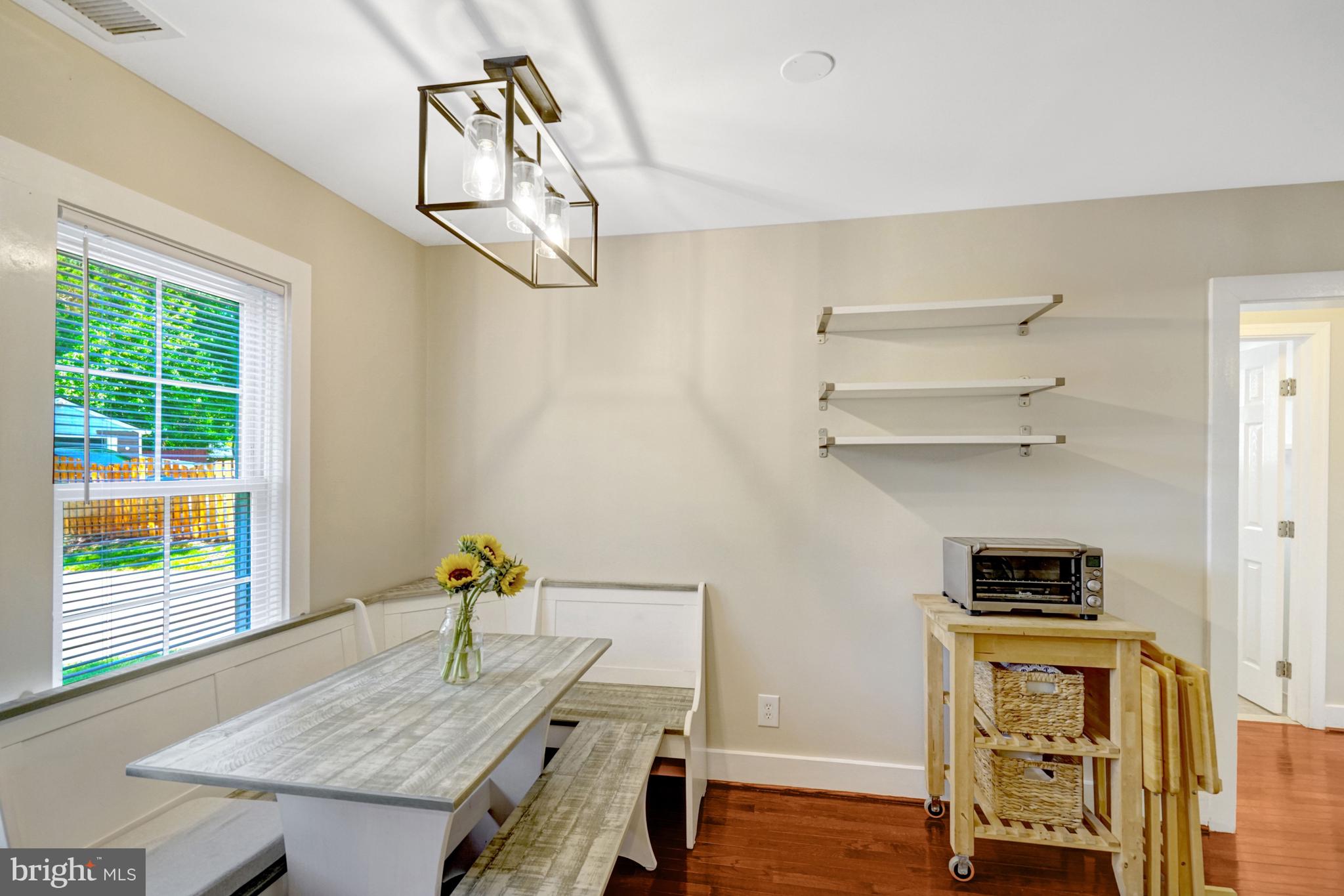 3107 Memorial Street Alexandria, VA 22306 - Photo 15 of 45 Eat-in area - alternate view