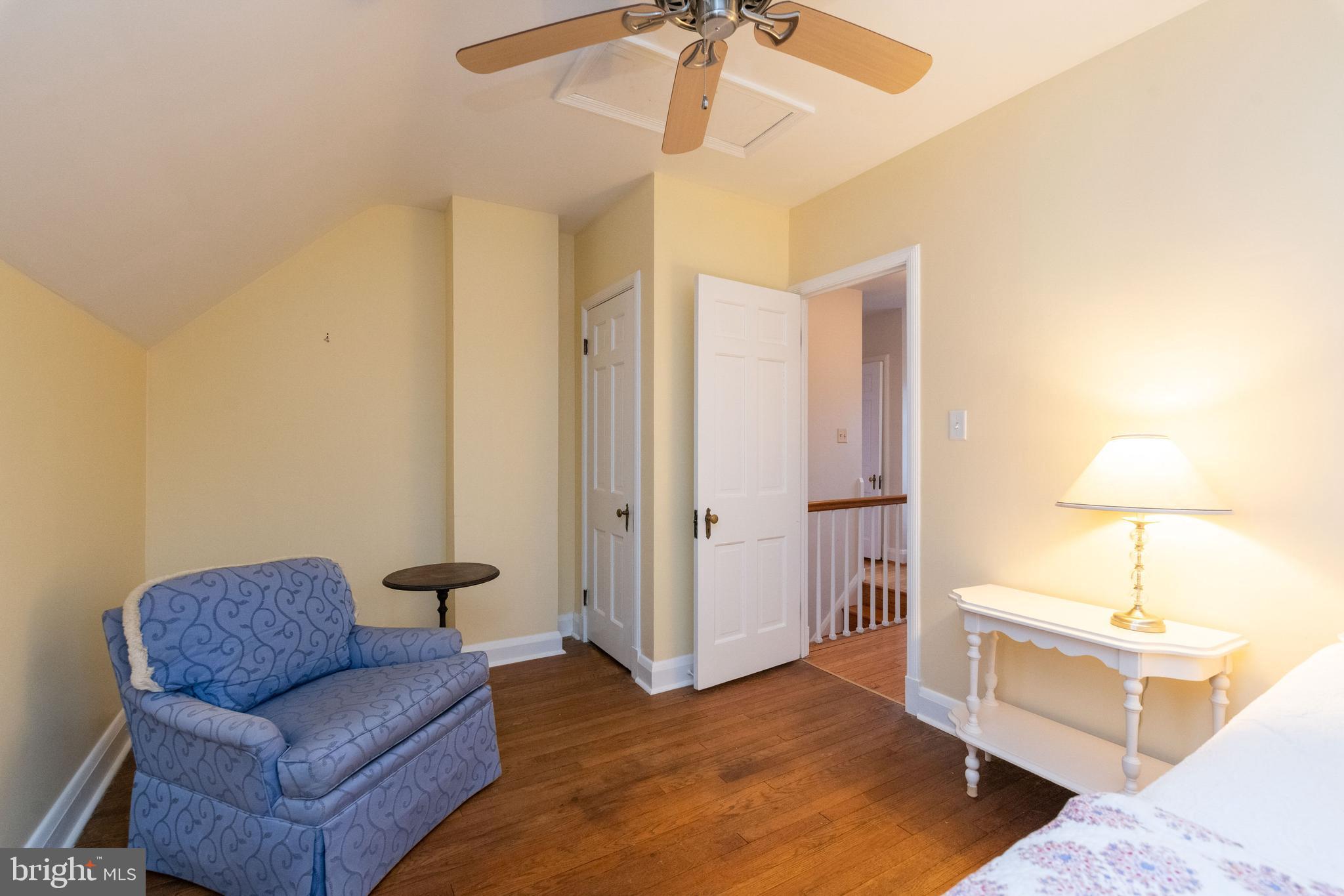112 Greenbrier Road Towson, MD 21286 - Photo 15 of 37 ....read a book...hang out.