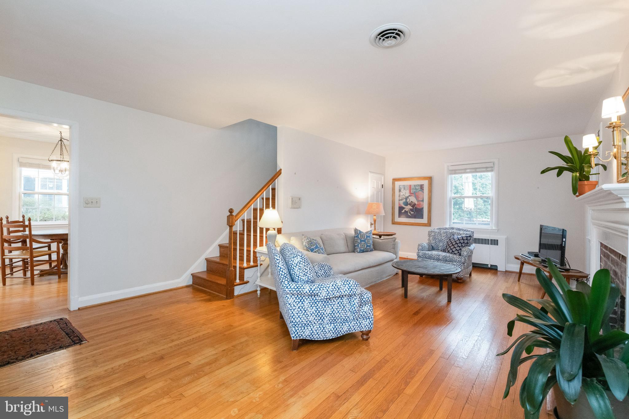 112 Greenbrier Road Towson, MD 21286 - Photo 3 of 37 ...great natural light....