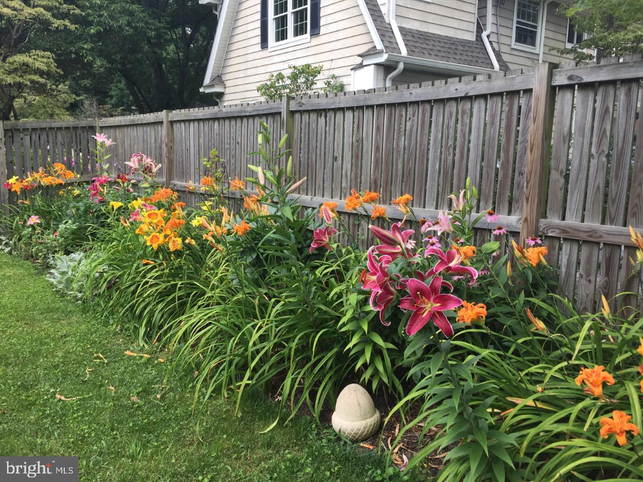 112 Greenbrier Road Towson, MD 21286 - Photo 33 of 37 You don't even need a green thumb!