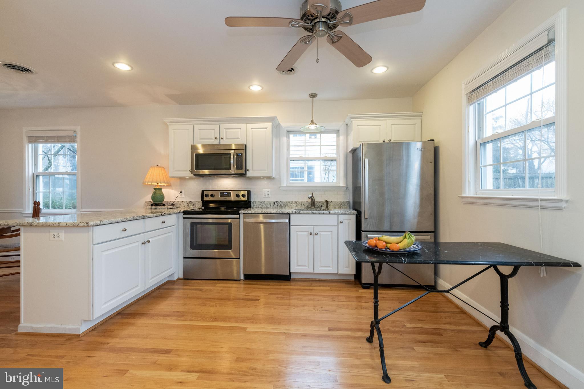 112 Greenbrier Road Towson, MD 21286 - Photo 6 of 37 Look at all these windows...