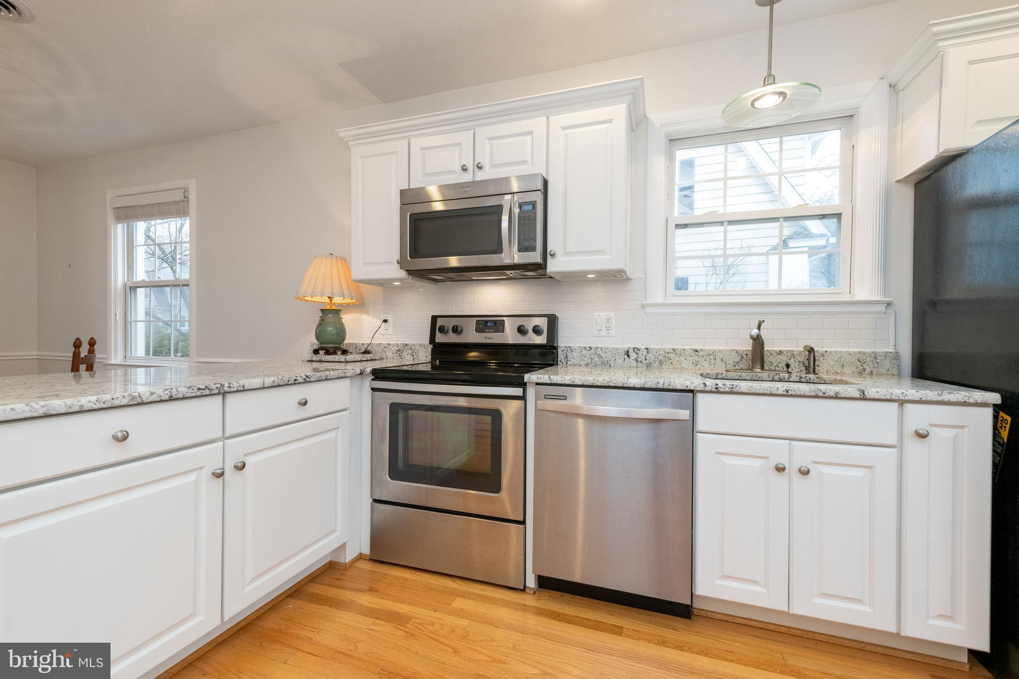 112 Greenbrier Road Towson, MD 21286 - Photo 8 of 37 ....pretty countertop....stainless appliances...