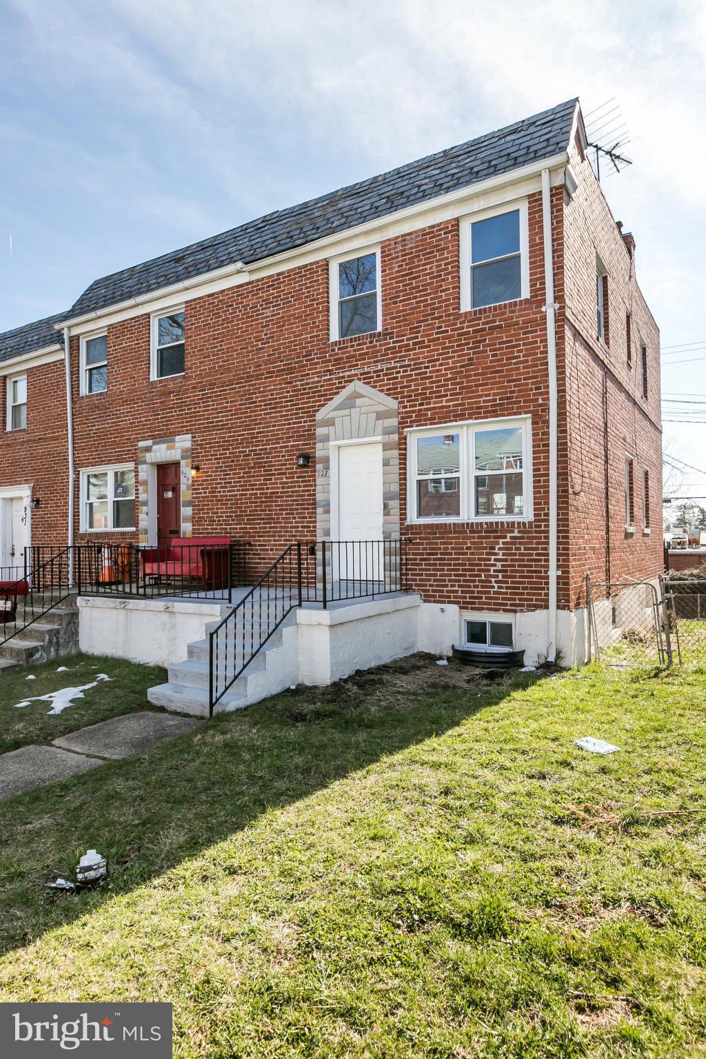 927 Coleridge Road Baltimore, MD 21229 - Photo 1 of 29 Exterior (Front)