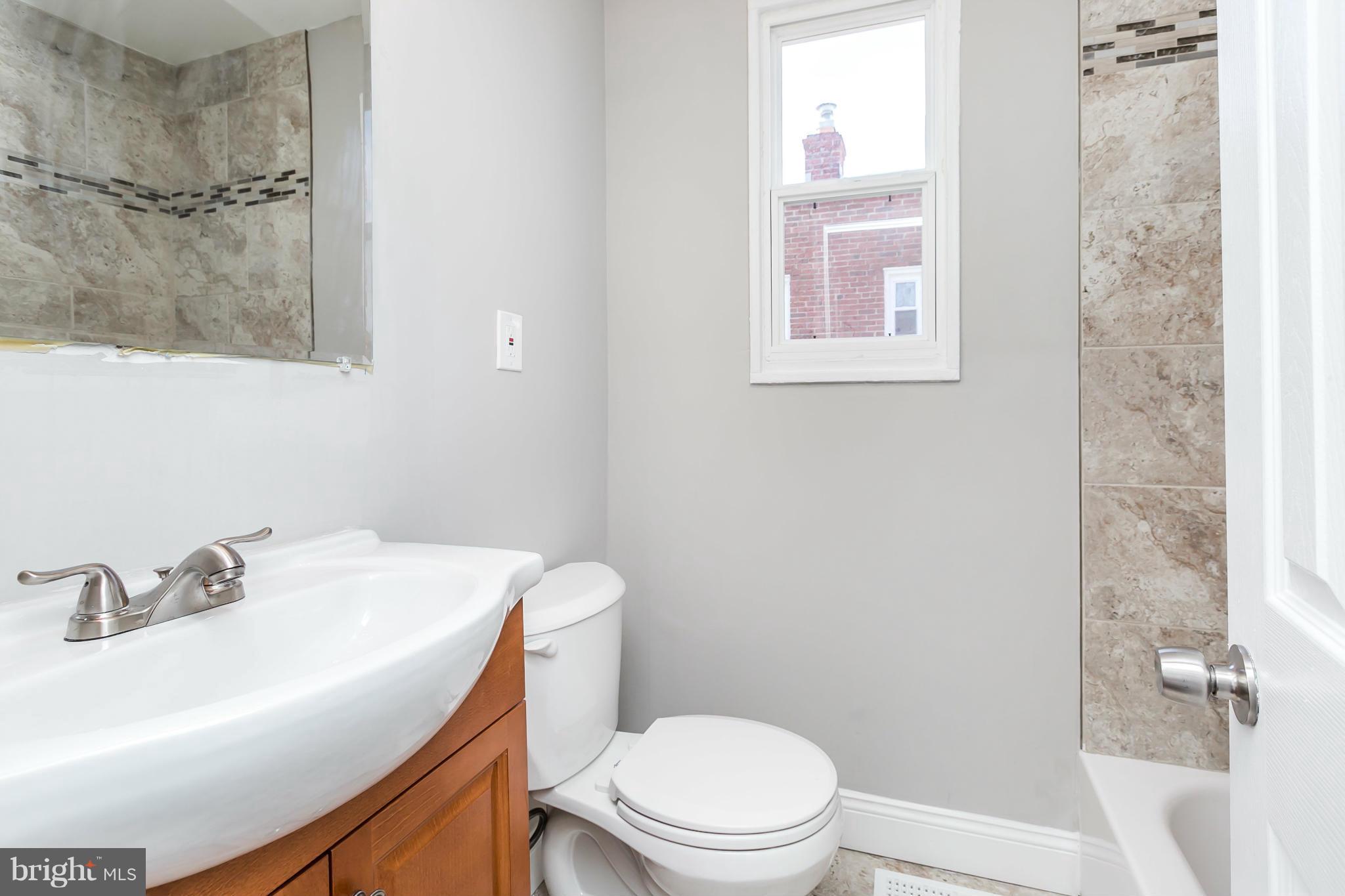 927 Coleridge Road Baltimore, MD 21229 - Photo 16 of 29 Bath