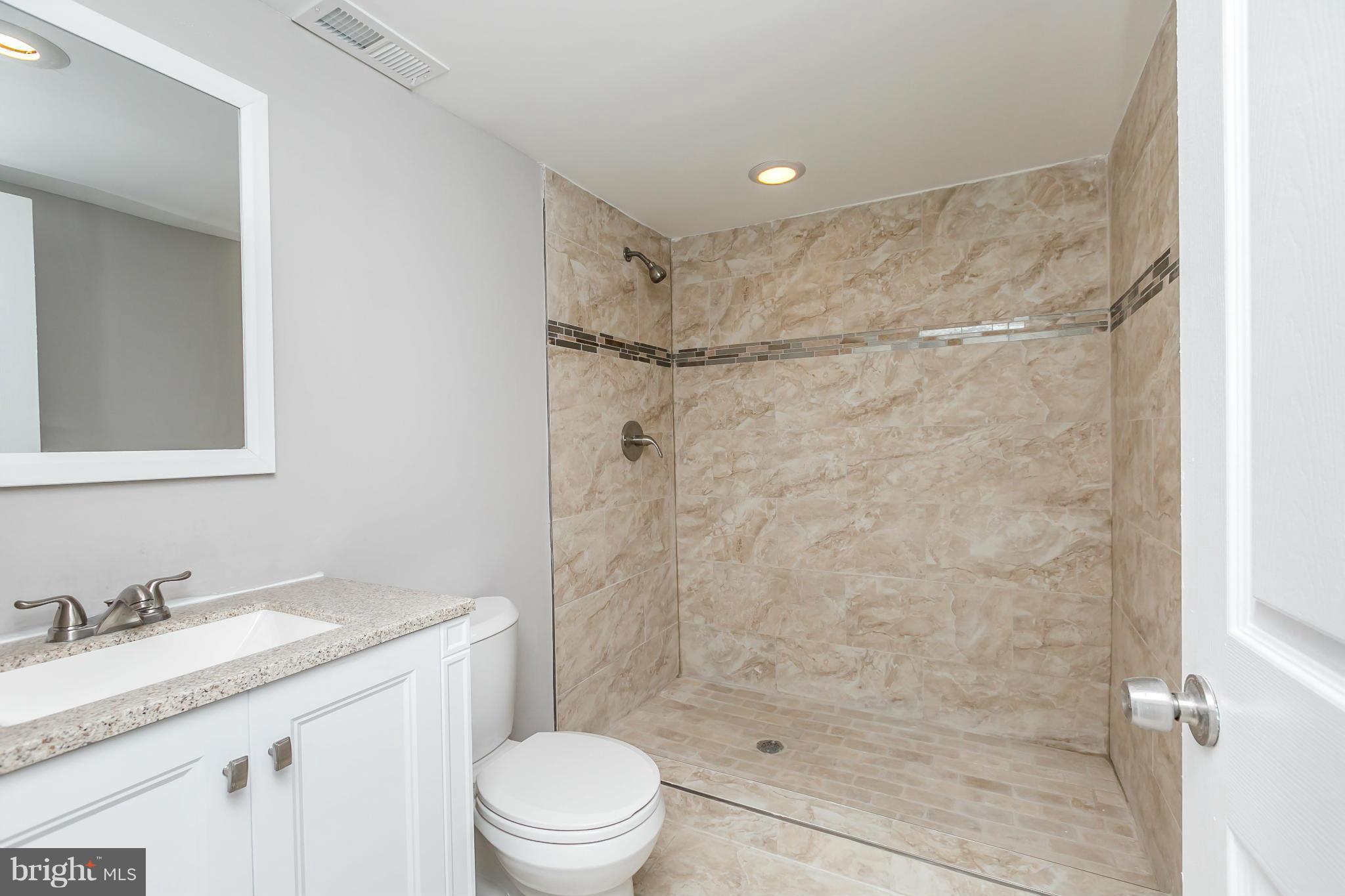 927 Coleridge Road Baltimore, MD 21229 - Photo 23 of 29 Bath
