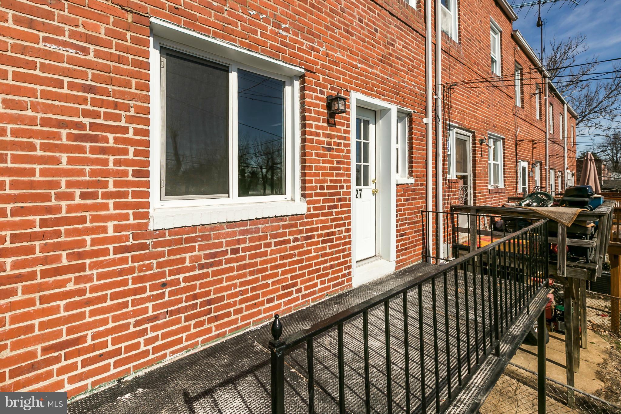 927 Coleridge Road Baltimore, MD 21229 - Photo 28 of 29 Exterior (Rear)