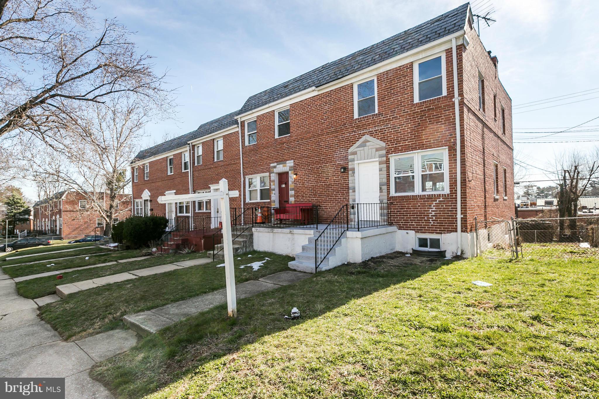 927 Coleridge Road Baltimore, MD 21229 - Photo 29 of 29 Exterior (Front)