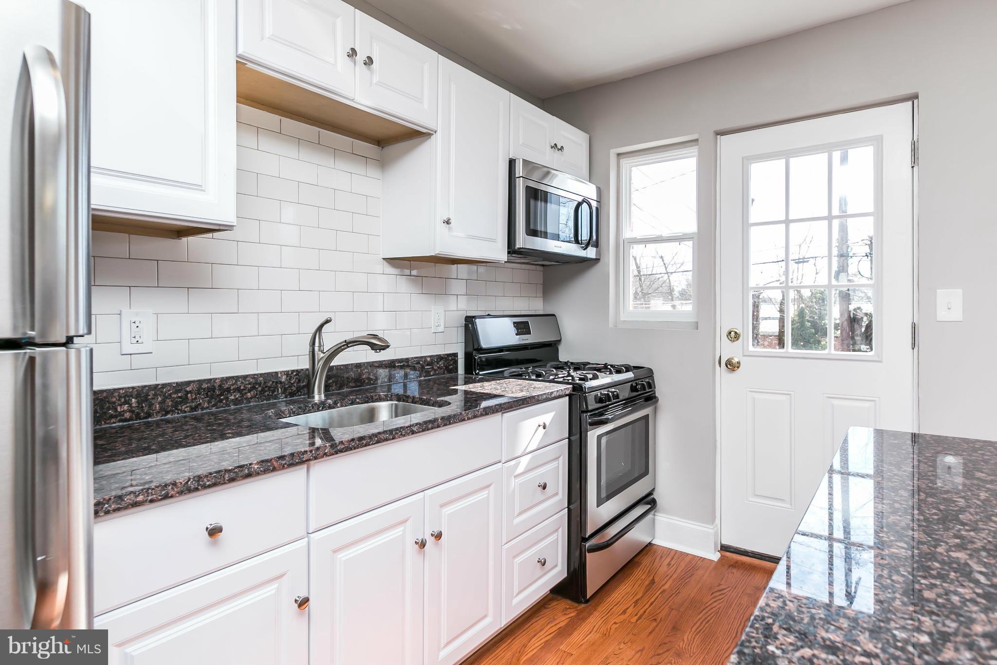 927 Coleridge Road Baltimore, MD 21229 - Photo 10 of 29 Kitchen