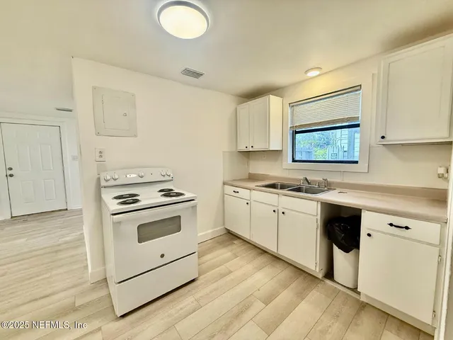 $1,150 | 1077 Willow Branch Avenue, Jacksonville, FL 32205