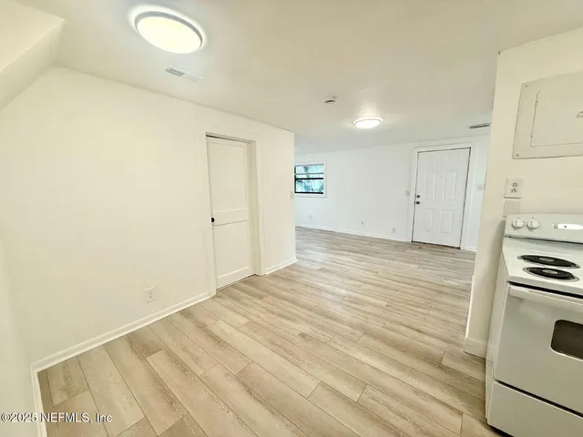 $1,150 | 1077 Willow Branch Avenue, Jacksonville, FL 32205