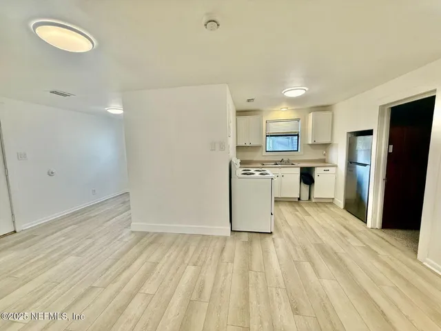 $1,150 | 1077 Willow Branch Avenue, Jacksonville, FL 32205