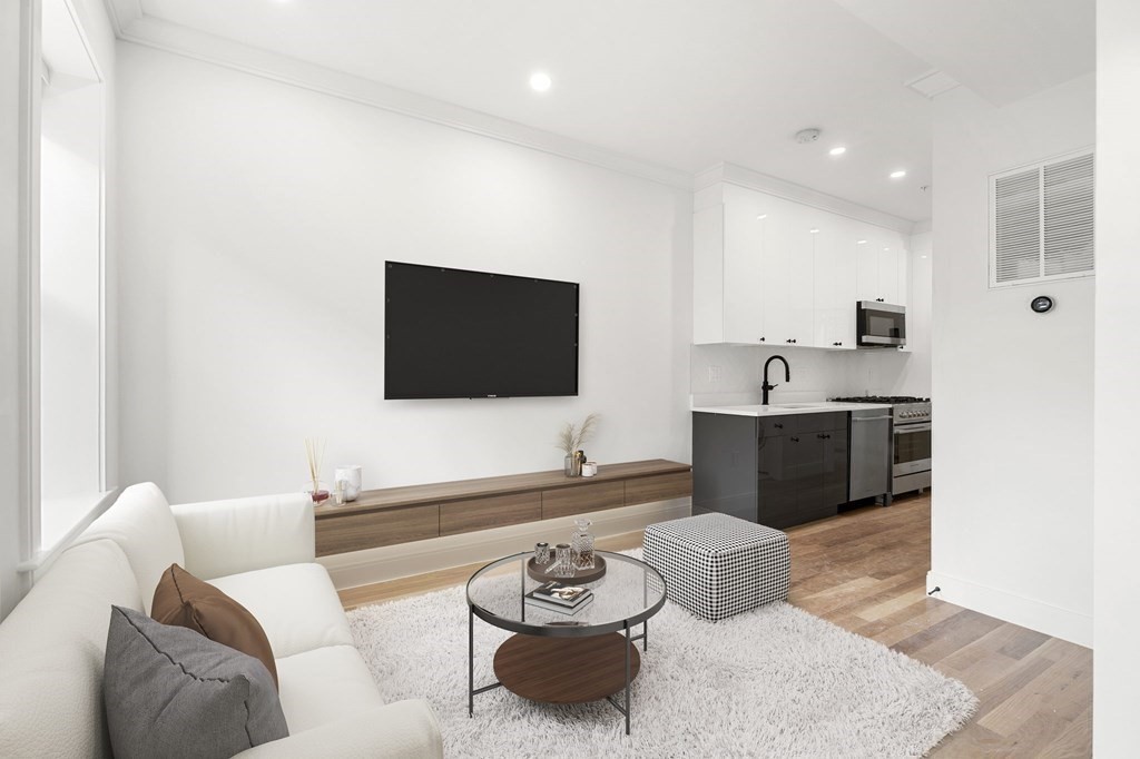 18 Grove Street, Unit 4 Boston, MA 02114 - Photo 8 of 17 Gallery Image 8