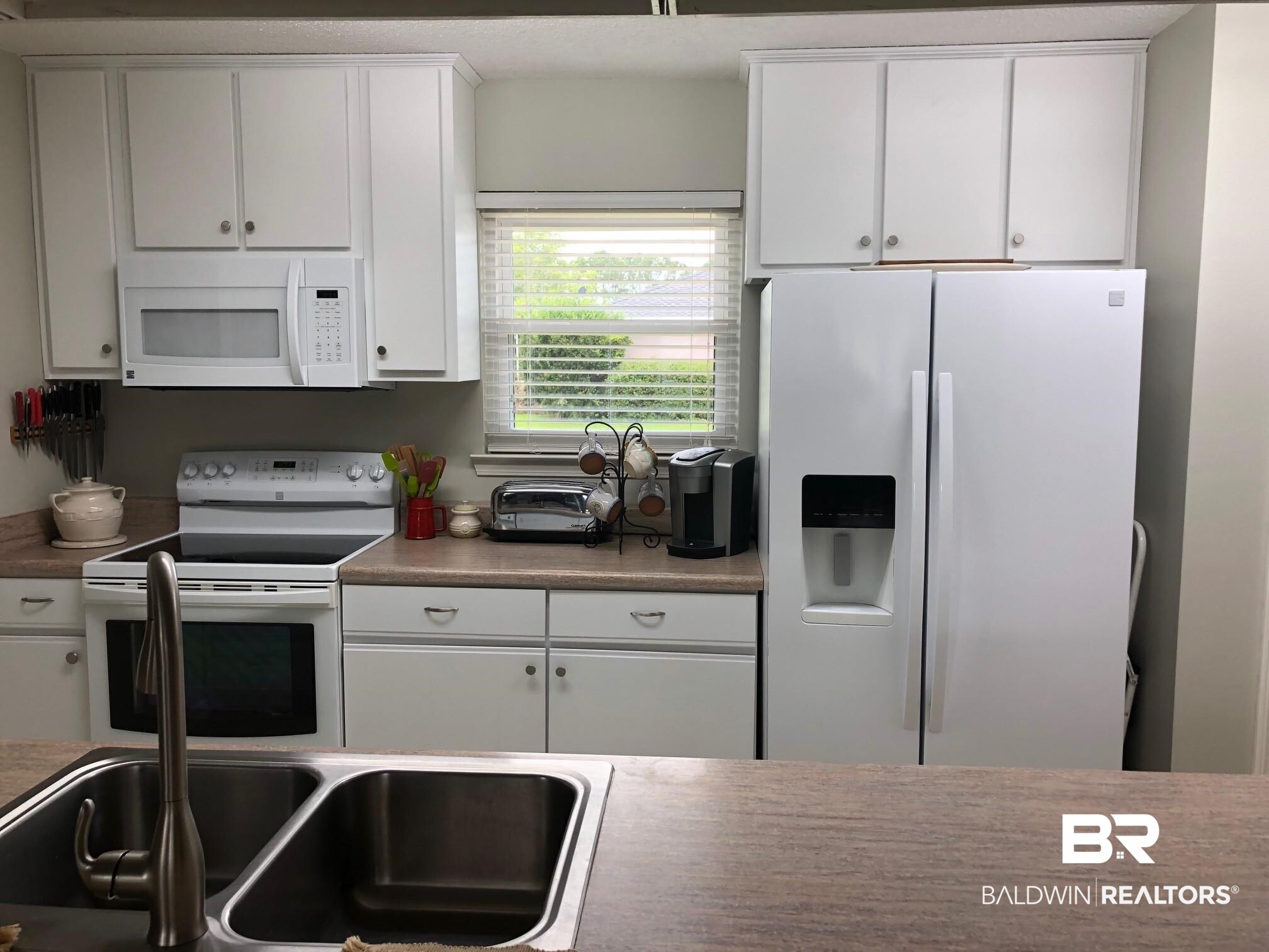 9474 Villas Drive Foley, AL 36535 - Photo 7 of 19 Kitchen