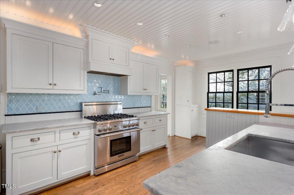 2412 Beechridge Road Raleigh, NC 27608 - Photo 9 of 39 30-- 35