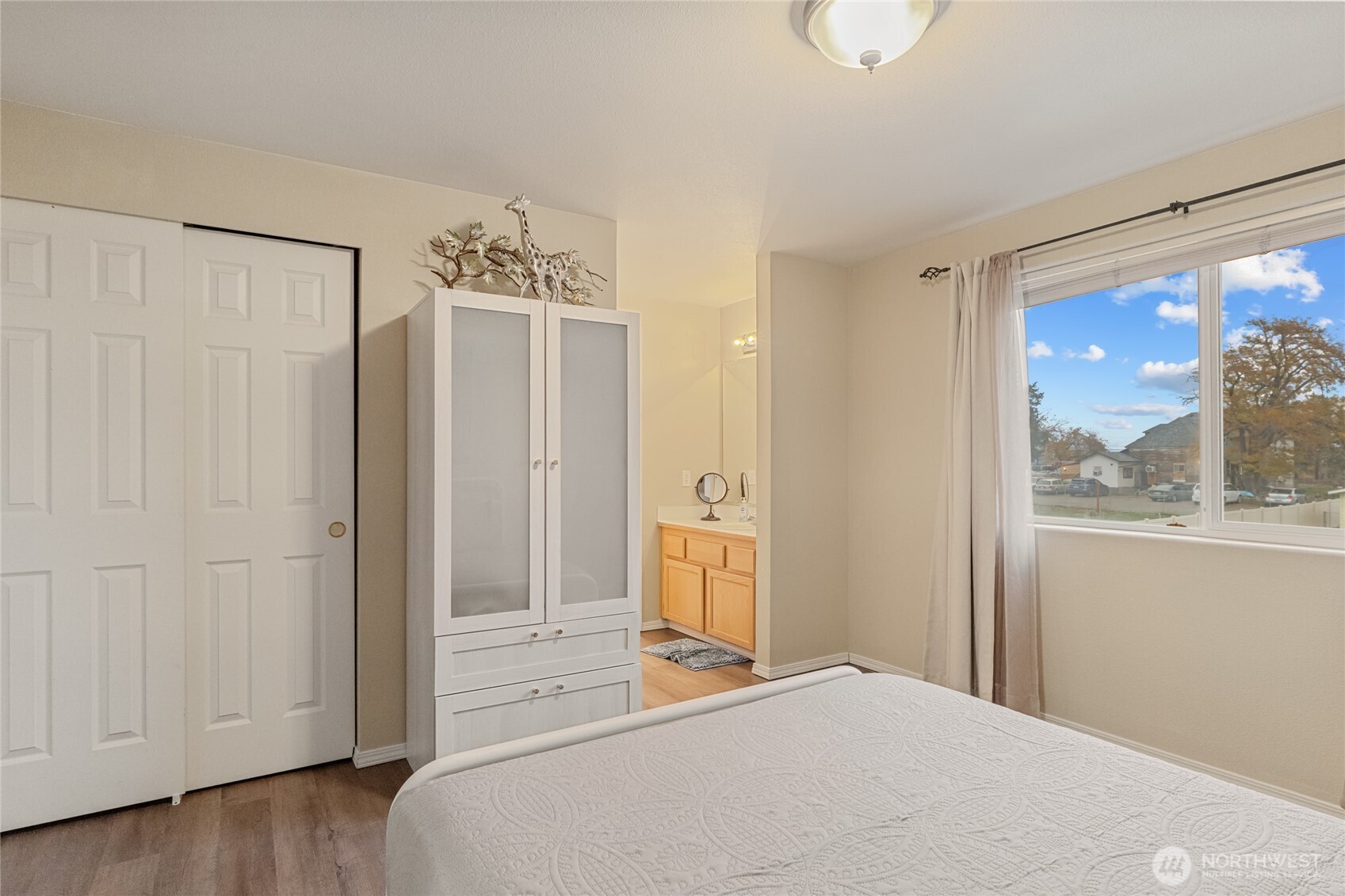 1501 Angela Street Wenatchee, WA 98801 - Photo 16 of 30 a bedroom with a bed and a window