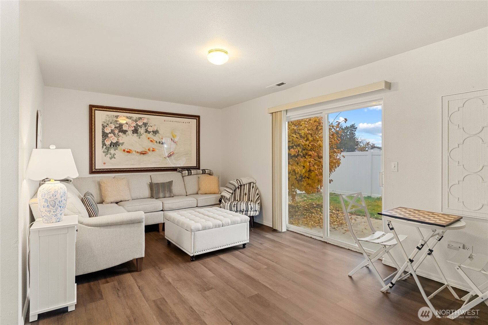 1501 Angela Street Wenatchee, WA 98801 - Photo 21 of 30 a living room with furniture and a large window
