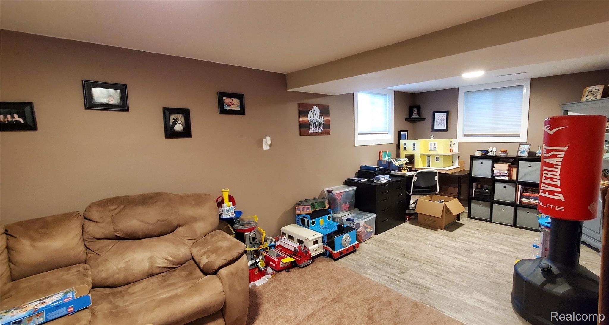 477 North Elba Road Lapeer, MI 48446 - Photo 13 of 23 20201013_172422.jpg