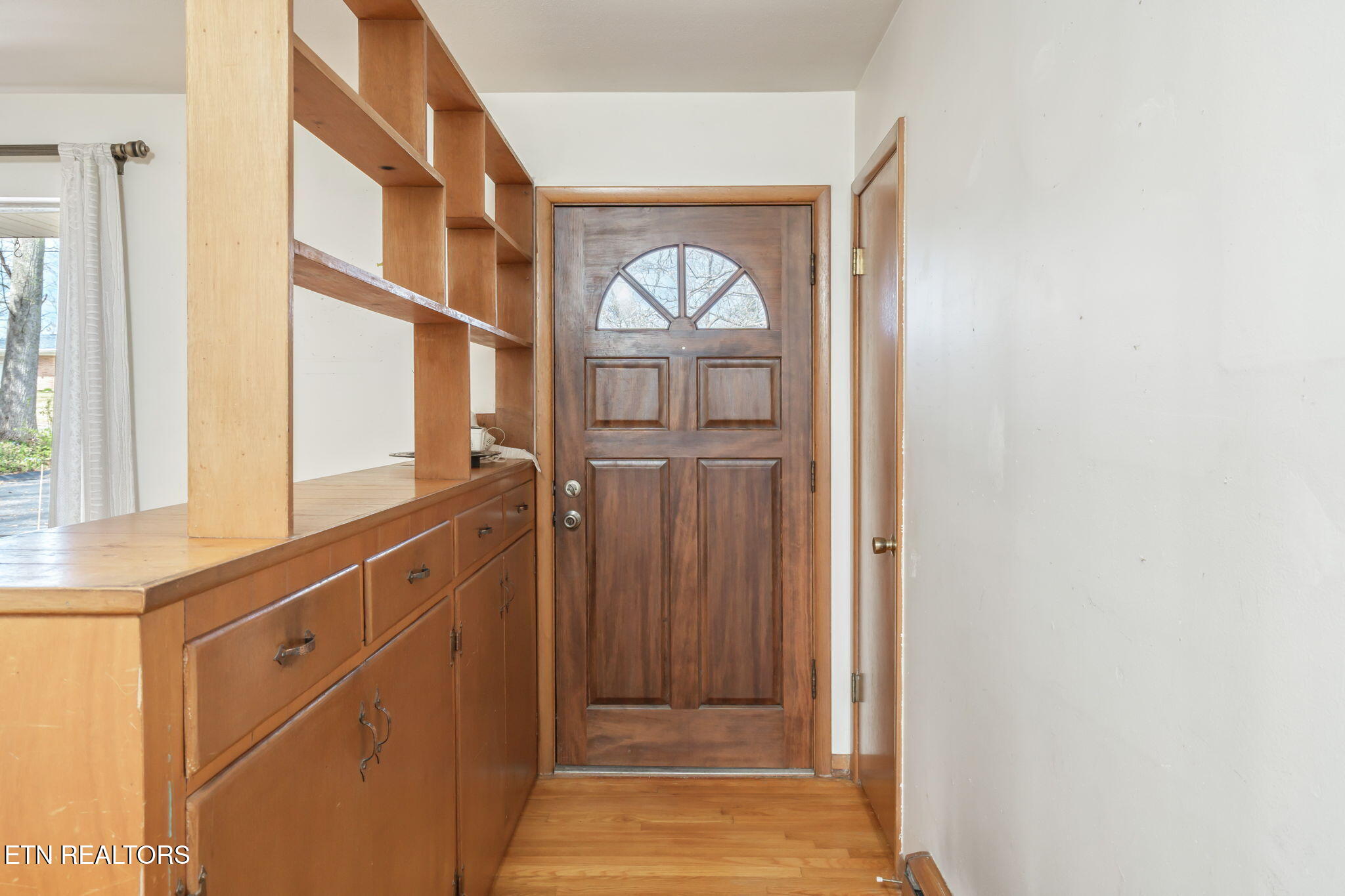 879 West Outer Drive Oak Ridge, TN 37830 - Photo 12 of 53 11-web-or-mls-879 W. Outer Drive