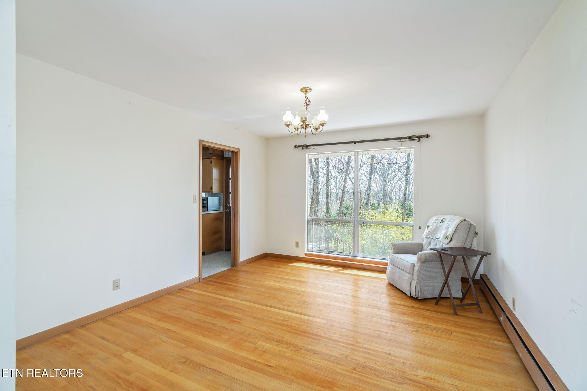 879 West Outer Drive Oak Ridge, TN 37830 - Photo 16 of 53 16-web-or-mls-879 W. Outer Drive-6