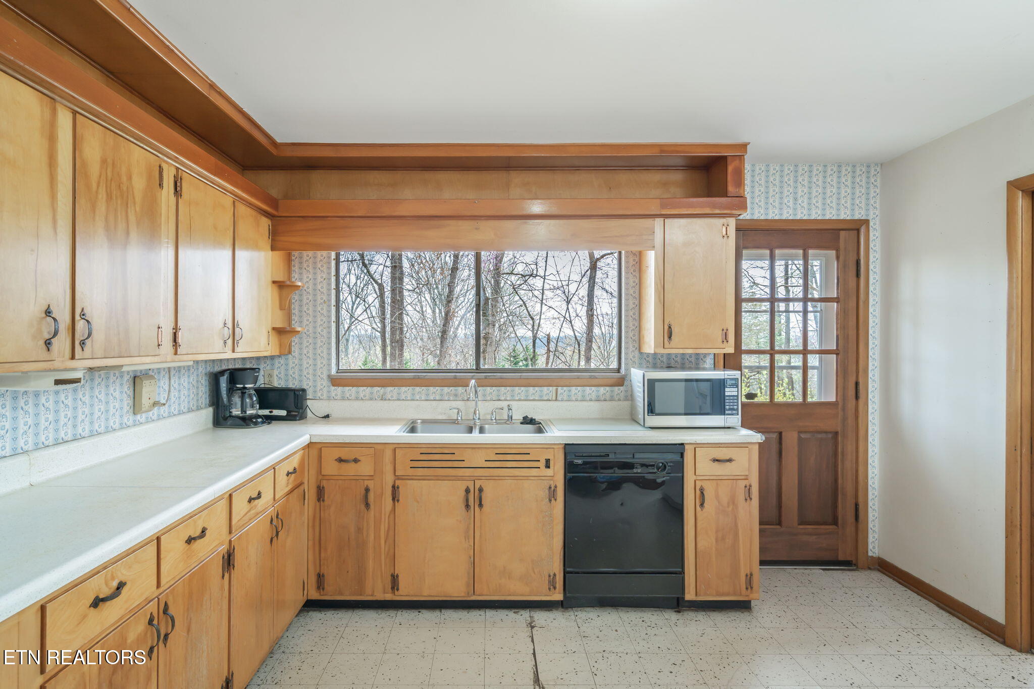 879 West Outer Drive Oak Ridge, TN 37830 - Photo 19 of 53 19-web-or-mls-879 W. Outer Drive-9