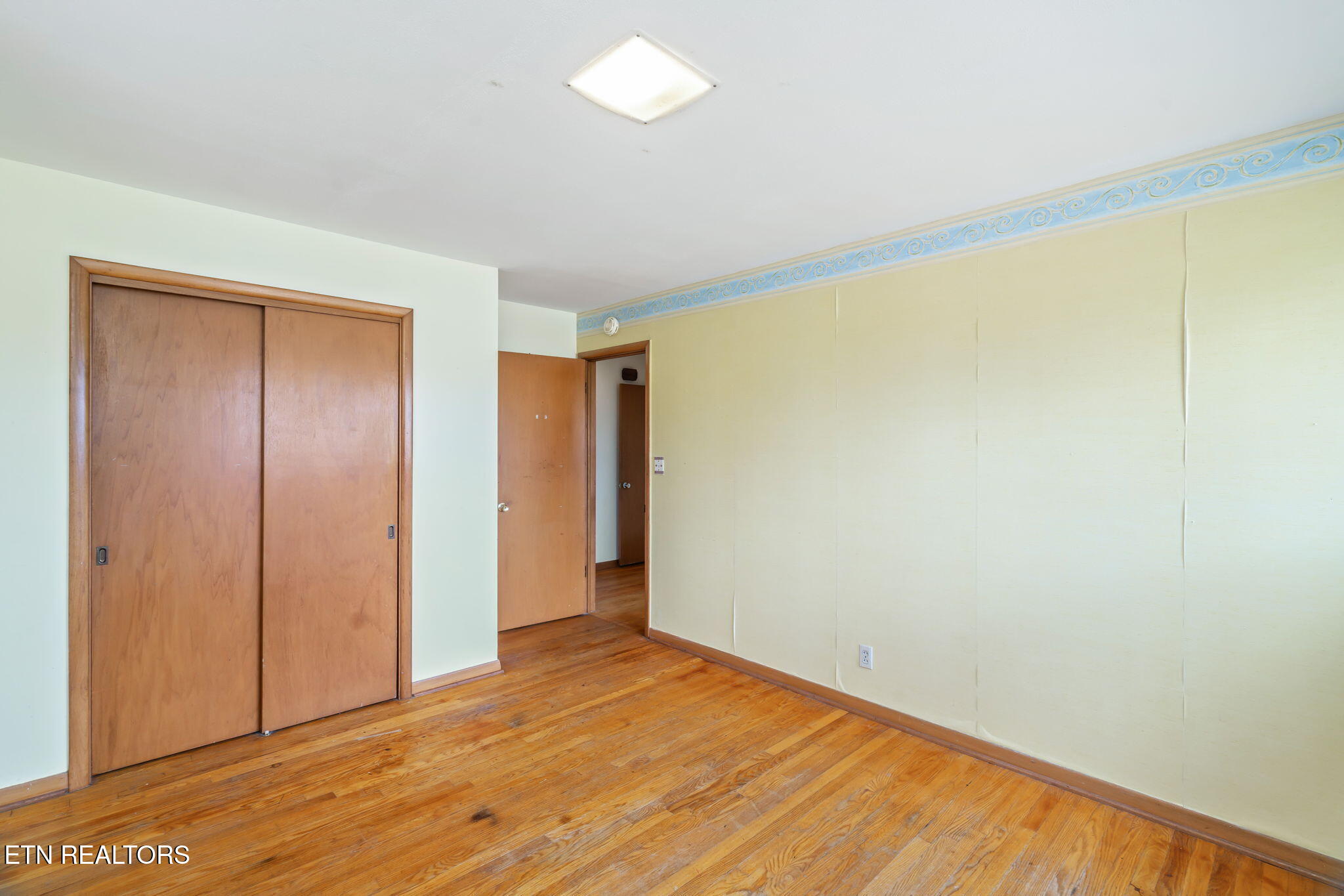 879 West Outer Drive Oak Ridge, TN 37830 - Photo 25 of 53 25-web-or-mls-879 W. Outer Drive-15