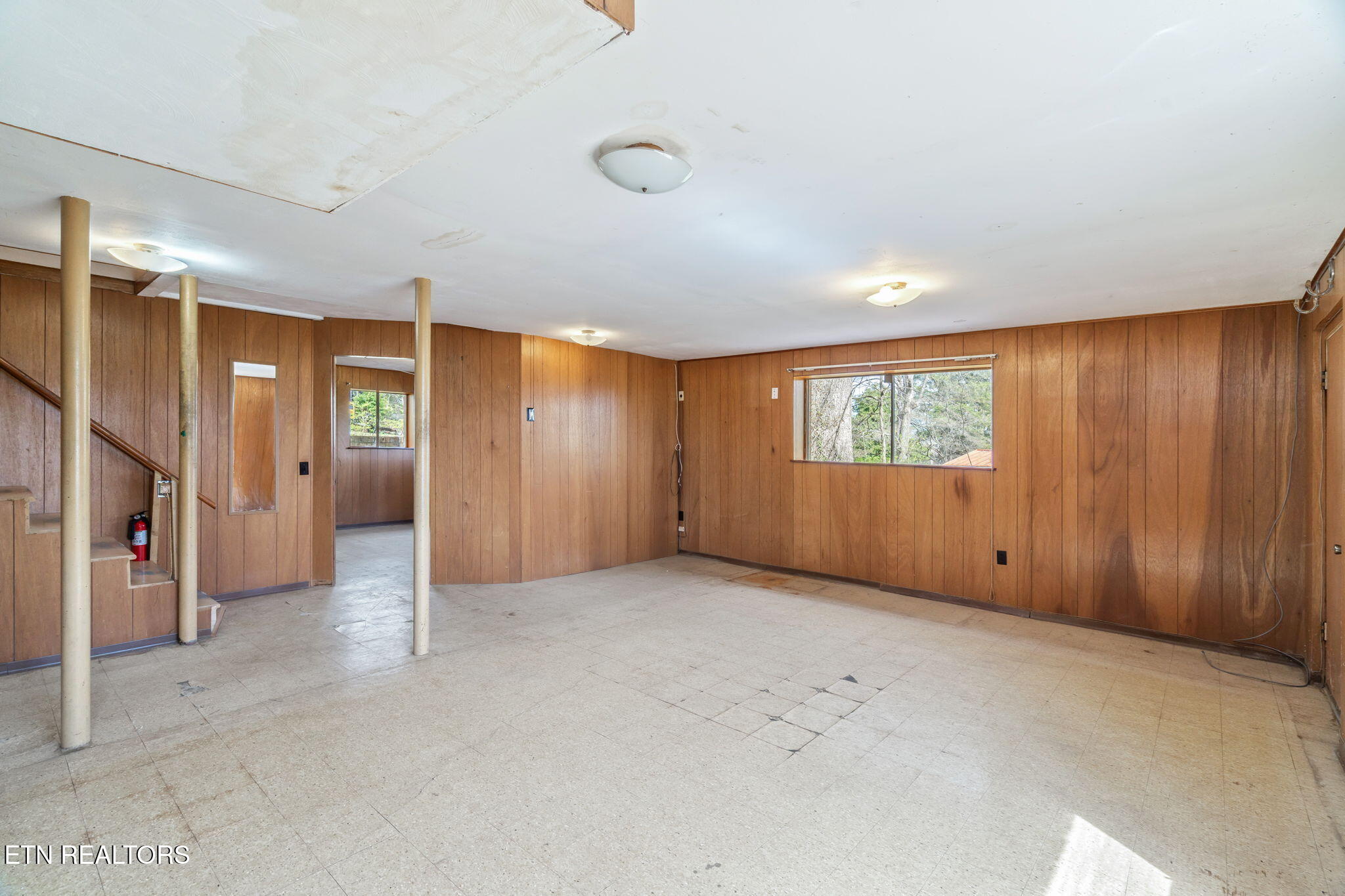 879 West Outer Drive Oak Ridge, TN 37830 - Photo 32 of 53 32-web-or-mls-879 W. Outer Drive-22