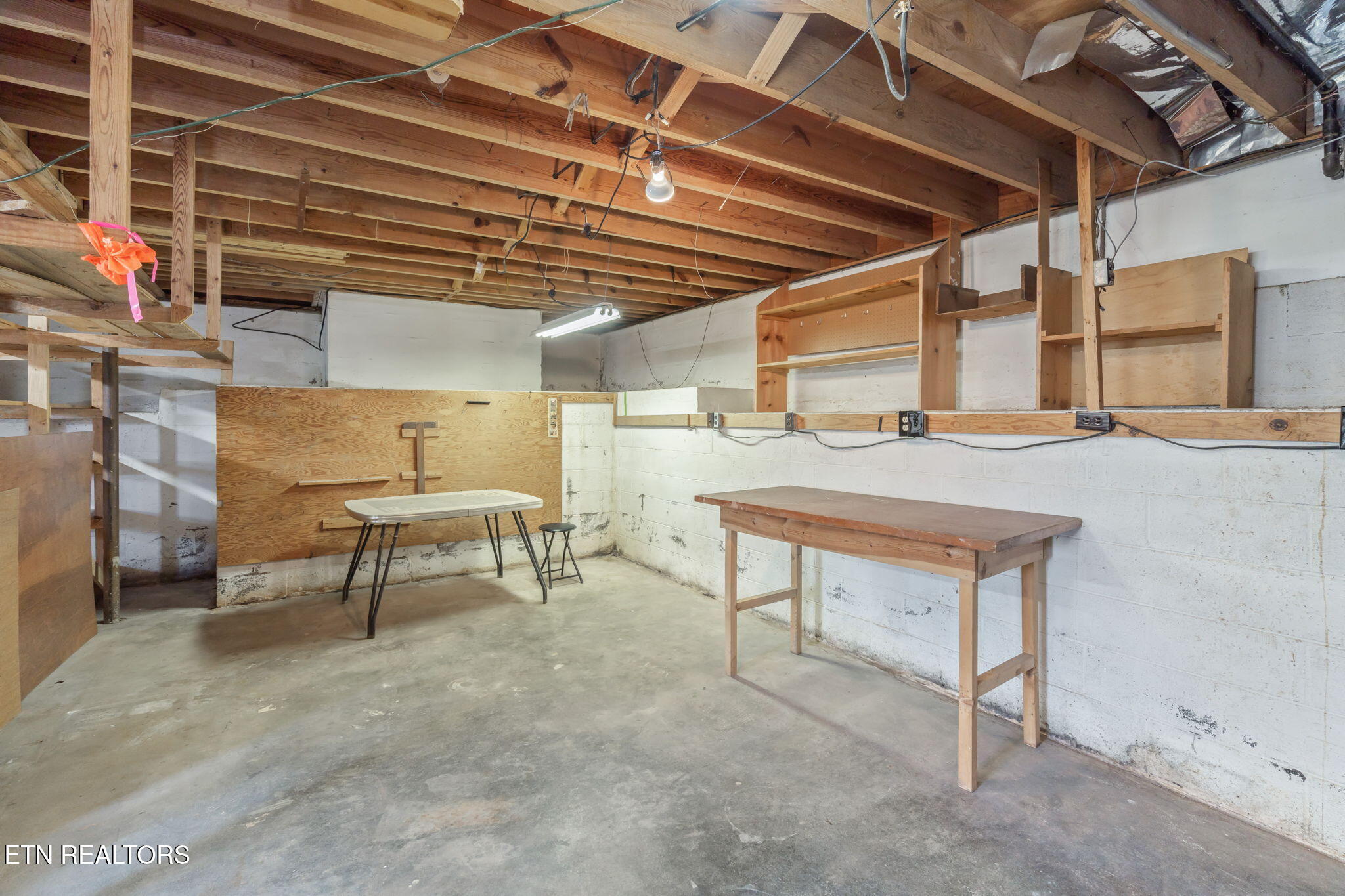 879 West Outer Drive Oak Ridge, TN 37830 - Photo 39 of 53 39-web-or-mls-879 W. Outer Drive-29