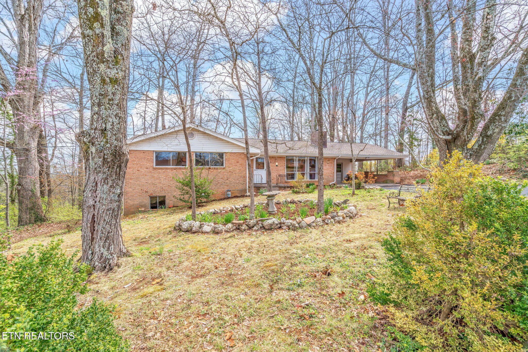 879 West Outer Drive Oak Ridge, TN 37830 - Photo 5 of 53 5-web-or-mls-879 W. Outer Drive-50