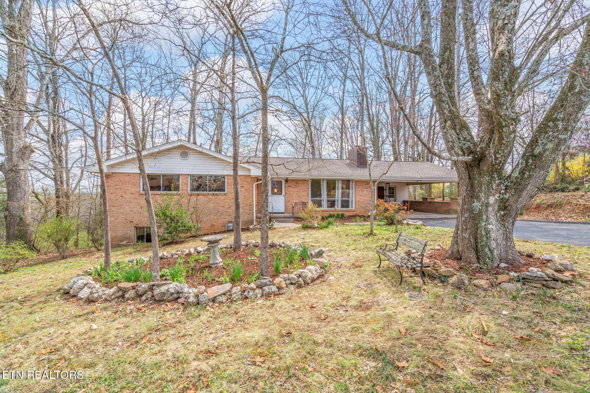 879 West Outer Drive Oak Ridge, TN 37830 - Photo 6 of 53 6-web-or-mls-879 W. Outer Drive-51
