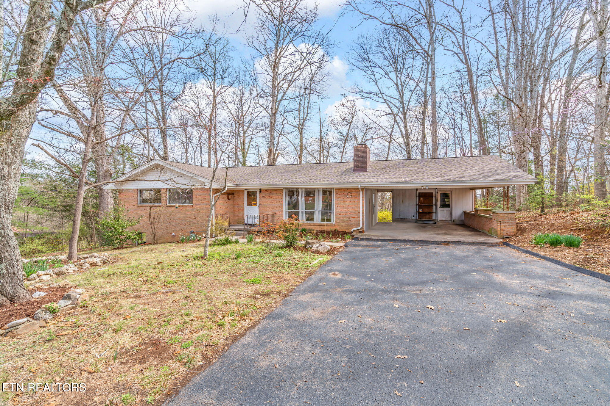 879 West Outer Drive Oak Ridge, TN 37830 - Photo 8 of 53 8-web-or-mls-879 W. Outer Drive-53