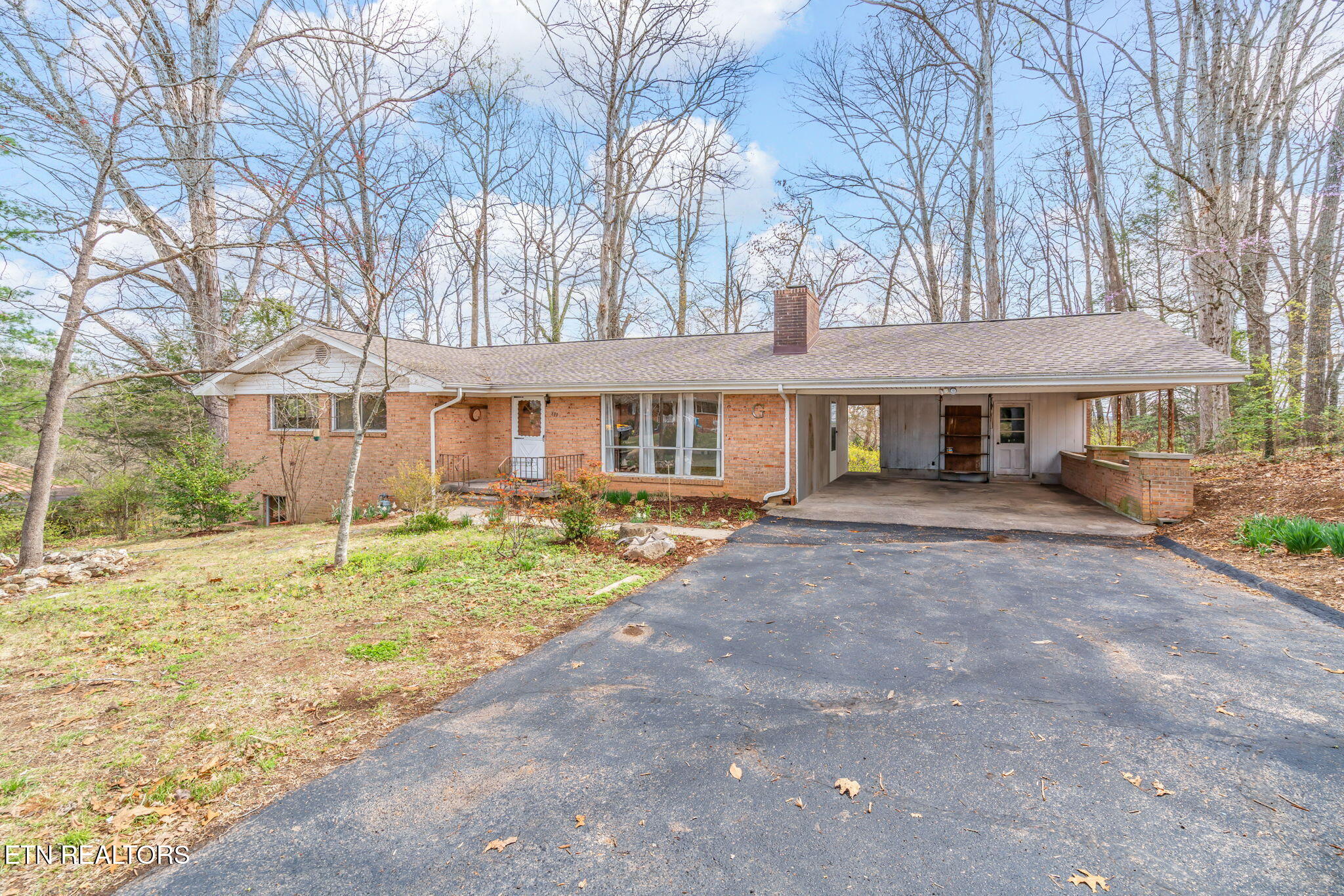 879 West Outer Drive Oak Ridge, TN 37830 - Photo 9 of 53 9-web-or-mls-879 W. Outer Drive-44