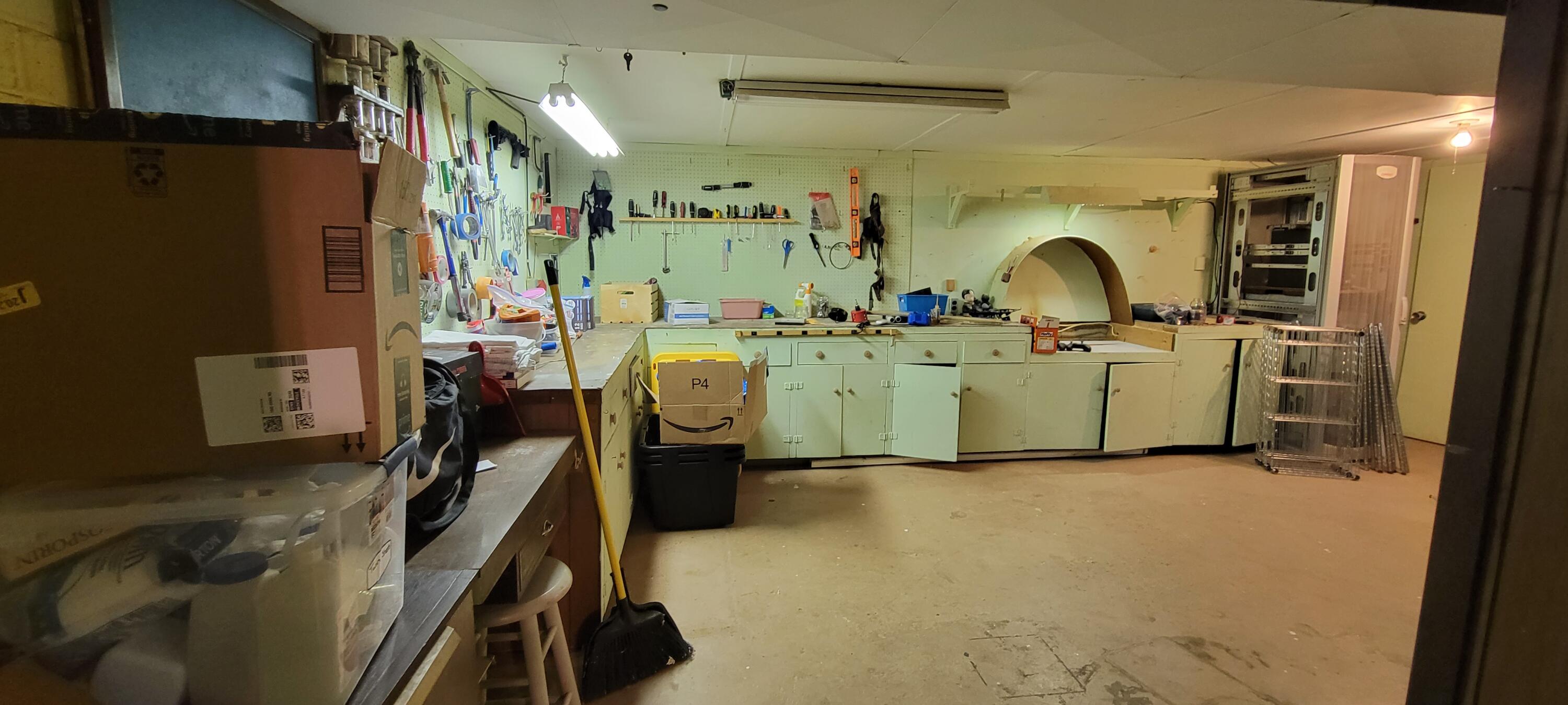 1340 Anna Road Muskegon, MI 49445 - Photo 19 of 28 LL - Workroom