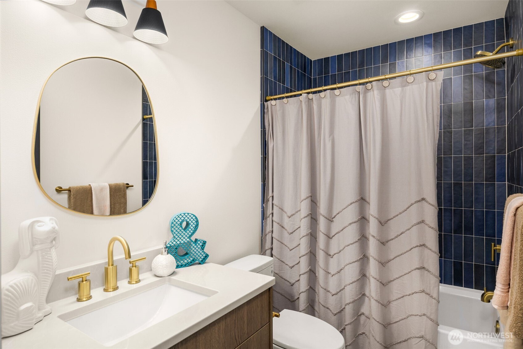 113 24th Avenue East, Unit B Seattle, WA 98112 - Photo 22 of 33