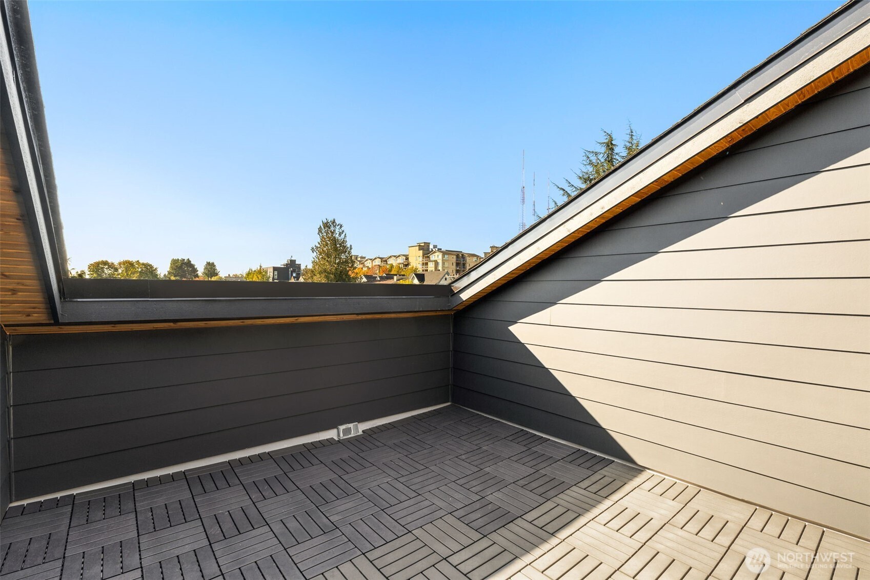 113 24th Avenue East, Unit B Seattle, WA 98112 - Photo 29 of 33