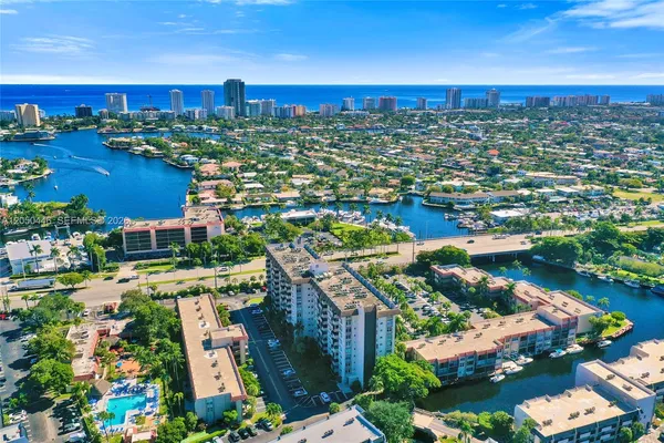 $289,900 | 777 South Federal Highway, Unit 910RP, Pompano Beach, FL 33062