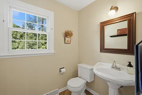 $650,000 | 228 Stratford Lane, Inverness, IL 60010