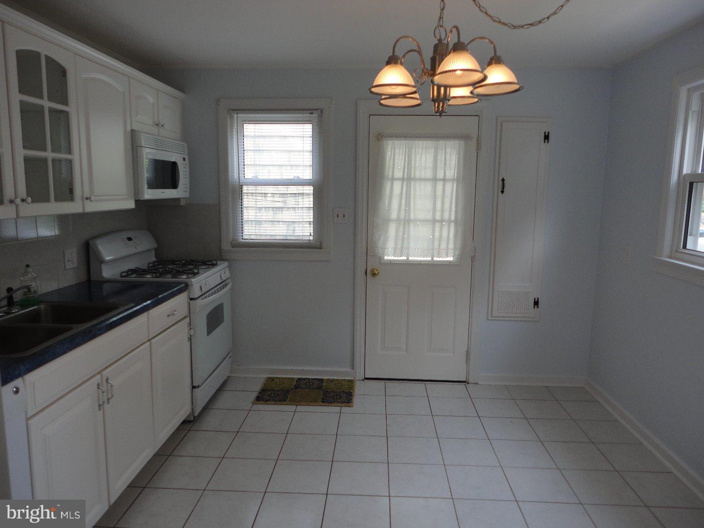 51 Gedney Road Lawrenceville, NJ 08648 - Photo 5 of 15