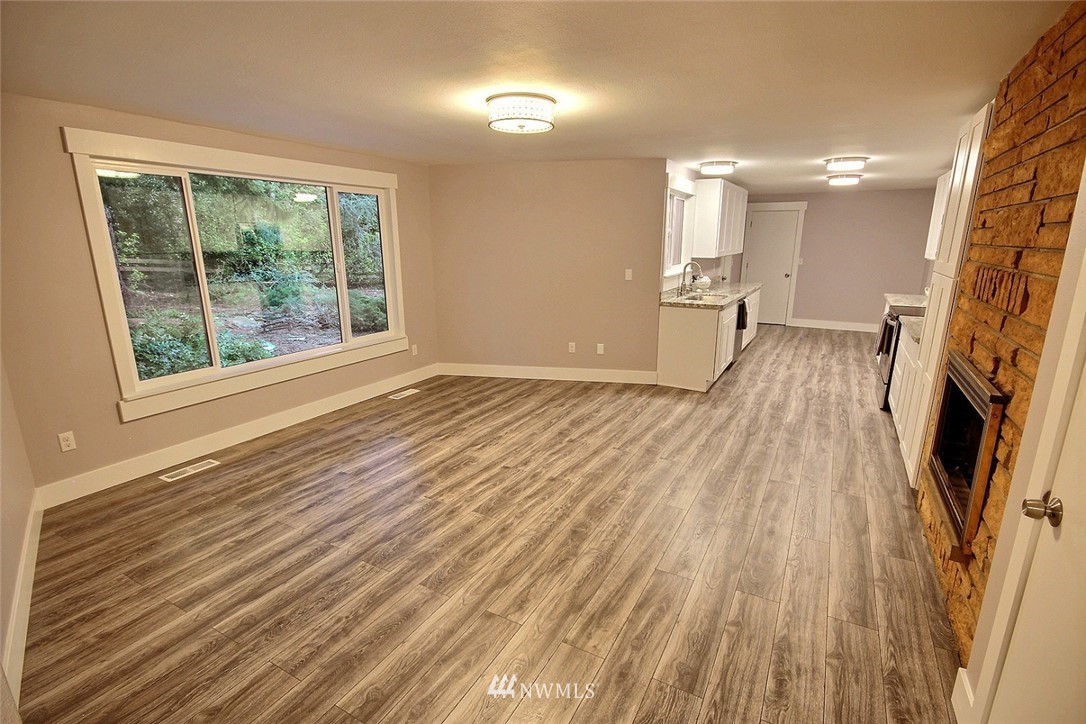 20238 Southeast 152nd Street Renton, WA 98059 - Photo 3 of 25 Gallery Image 3
