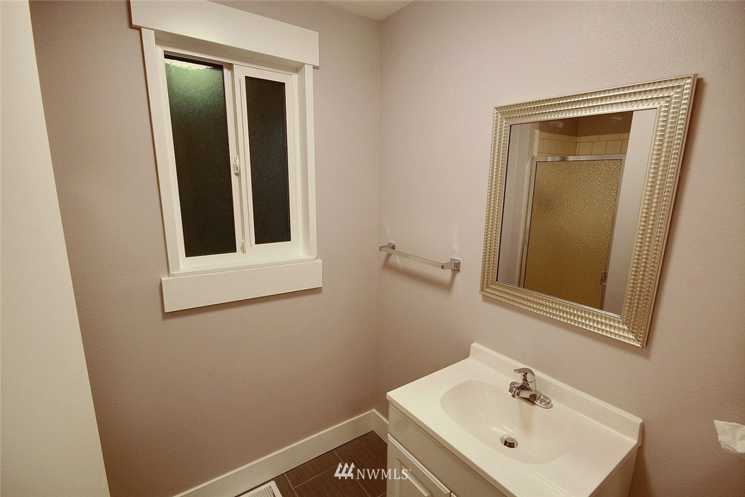 20238 Southeast 152nd Street Renton, WA 98059 - Photo 21 of 25 Gallery Image 21