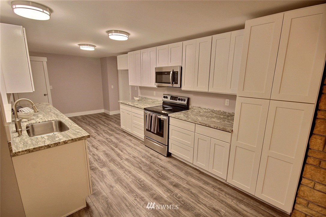 20238 Southeast 152nd Street Renton, WA 98059 - Photo 5 of 25 Gallery Image 5