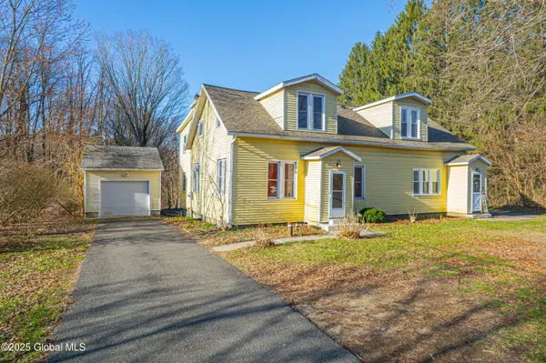 $2,500 | 650 Malta Avenue, Ballston Spa, NY 12020