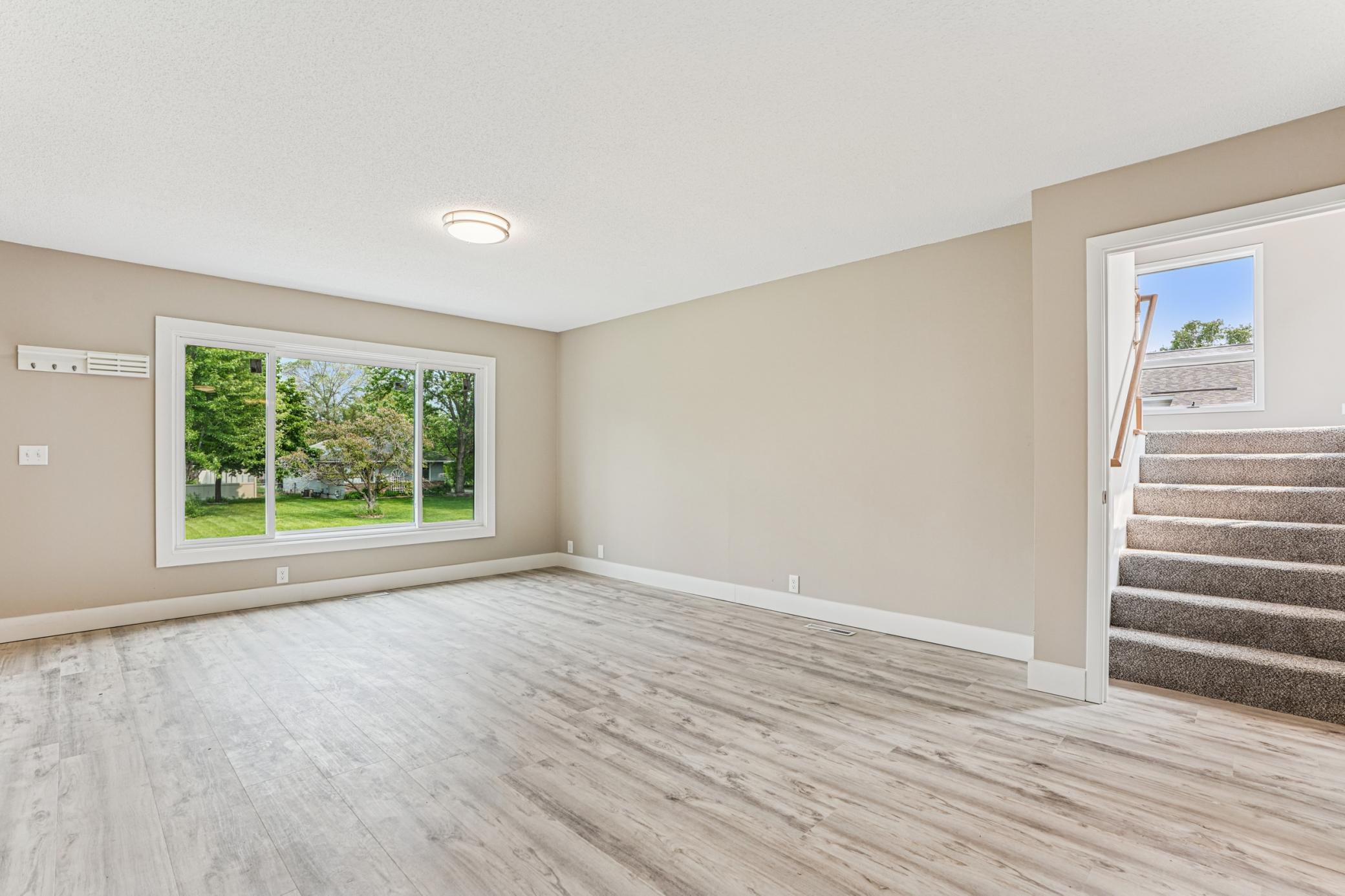 6535 Dawn Way Inver Grove Heights, MN 55076 - Photo 18 of 28 Gallery Image 18