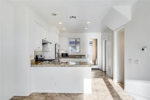 $4,300 | 814 Silk Tree, Irvine, CA 92606