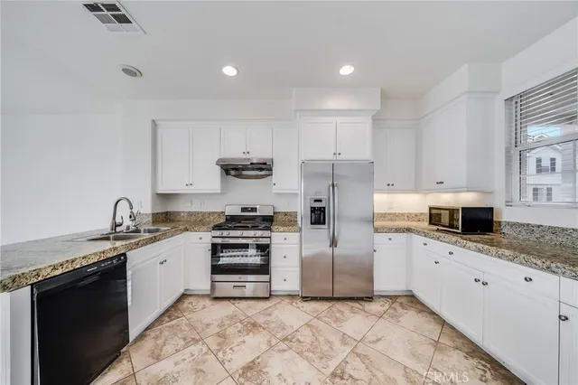 $4,300 | 814 Silk Tree, Irvine, CA 92606