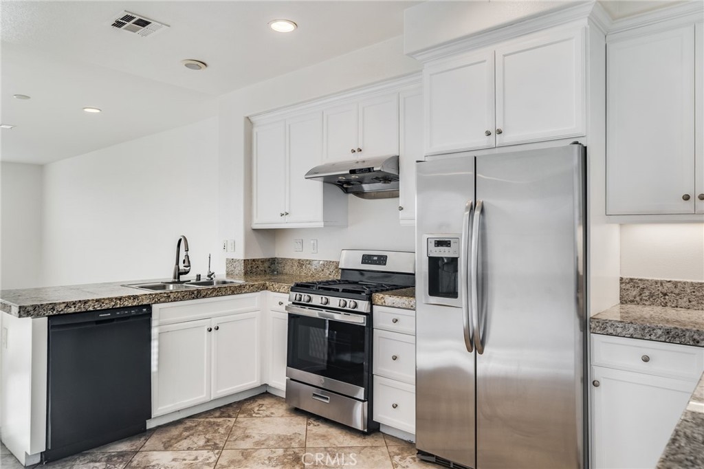 814 Silk Tree Irvine, CA 92606 - Photo 10 of 32