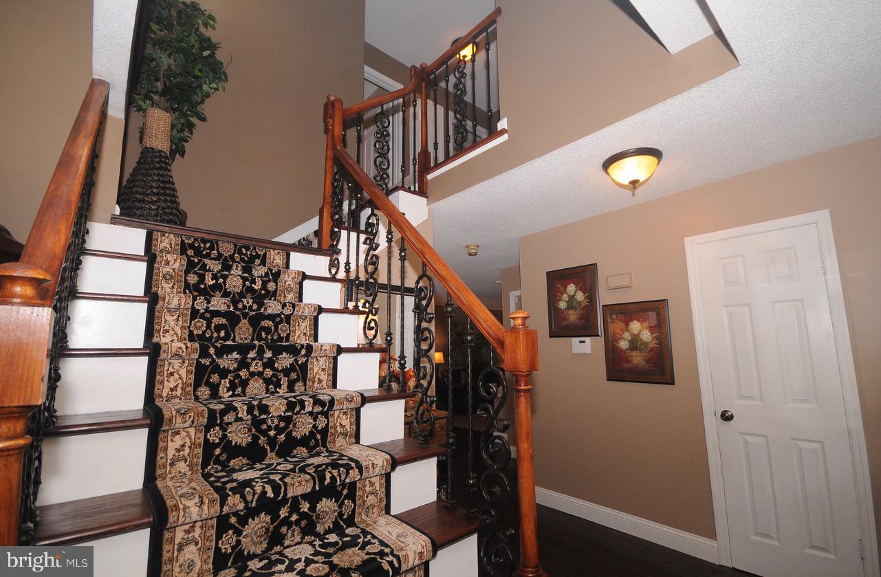 3152 Klockner Road Trenton, NJ 08690 - Photo 11 of 48 Stairway