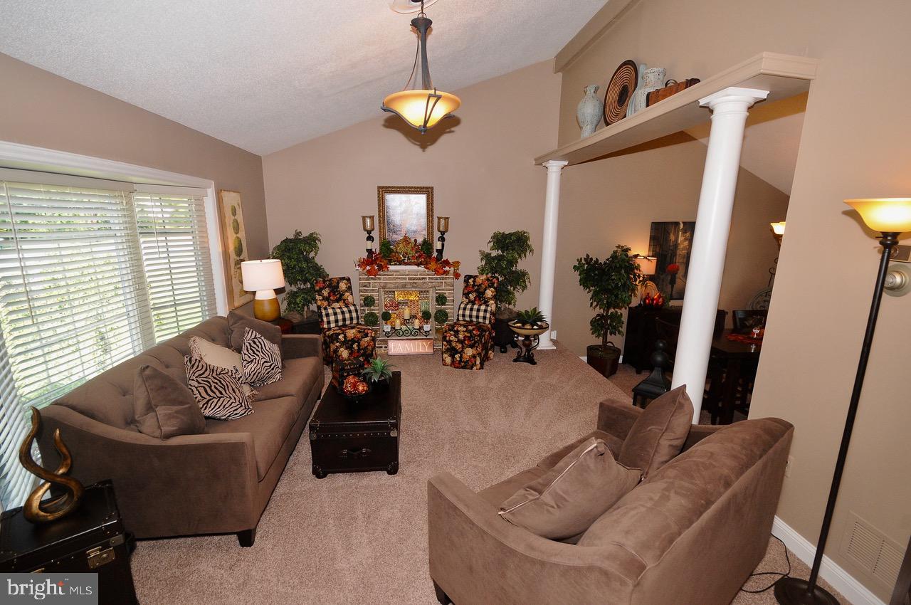 3152 Klockner Road Trenton, NJ 08690 - Photo 23 of 48 Living Room