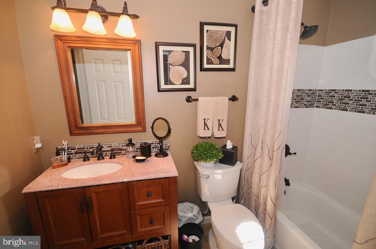 3152 Klockner Road Trenton, NJ 08690 - Photo 29 of 48 Bathroom Upper Floor