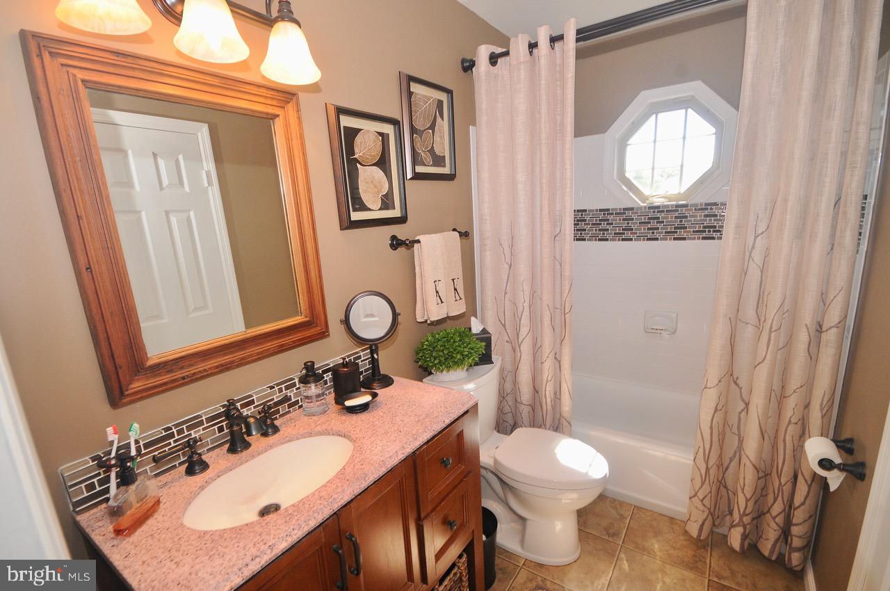 3152 Klockner Road Trenton, NJ 08690 - Photo 30 of 48 Bathroom Upper Floor