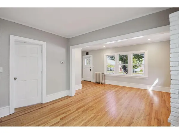 $3,400 | 2008-2010 St Clair Avenue, St. Paul, MN 55105